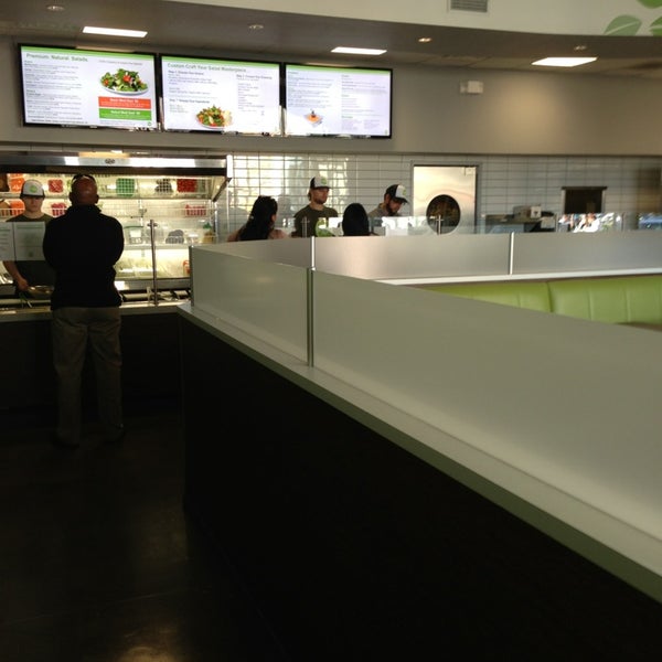 รูปภาพถ่ายที่ Greenspot Salad Company โดย Joe R. เมื่อ 1/16/2013