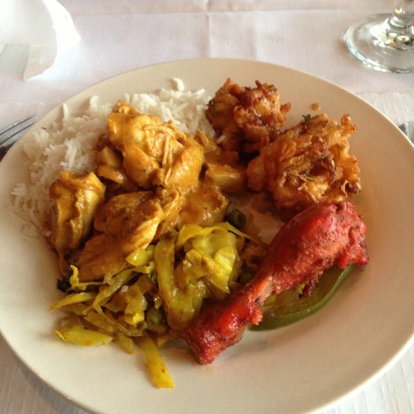 Photo taken at Sangam Indian Cuisine by Jimmy L. on 2/13/2013