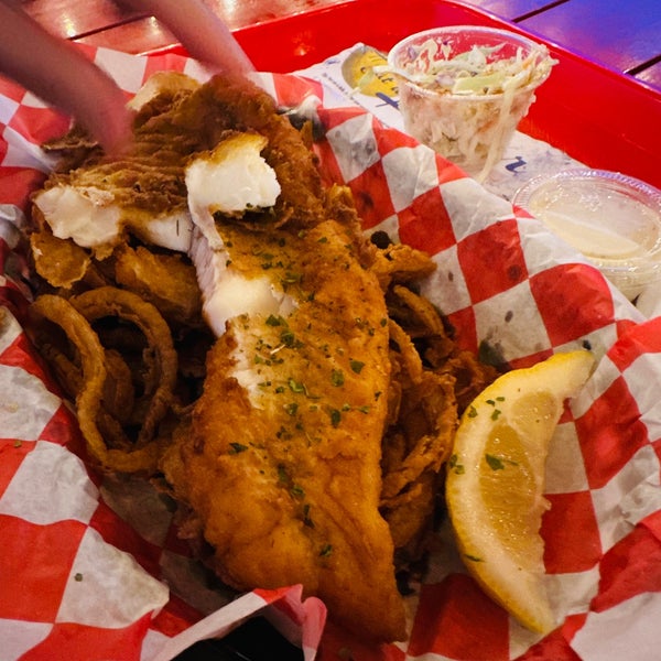 Claws Seafood Restaurant in Rockland