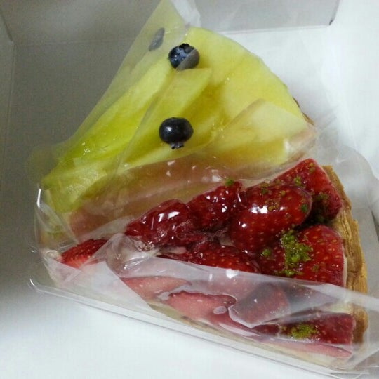 Photos At フルーツケーキファクトリー 札幌大丸店 Dessert Shop