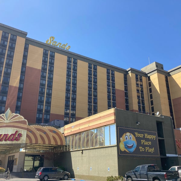 Foto tomada en Sands Regency Casino &amp; Hotel  por Holli L. el 4/6/2021
