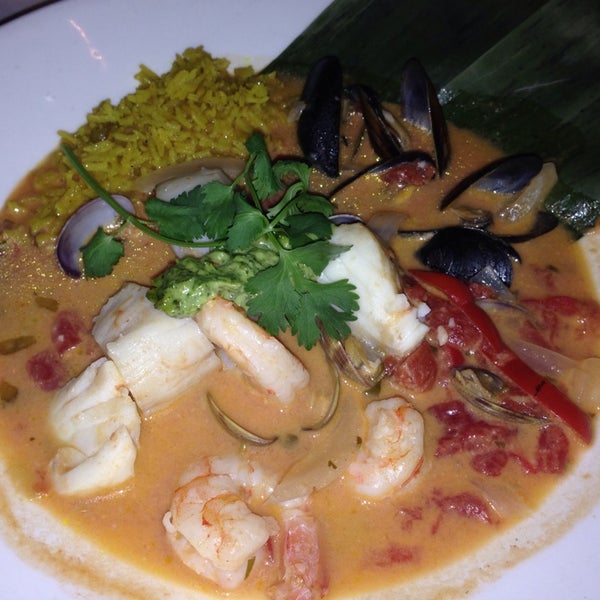 Foto diambil di Ponti Seafood Grill oleh Naoko S. pada 10/19/2013