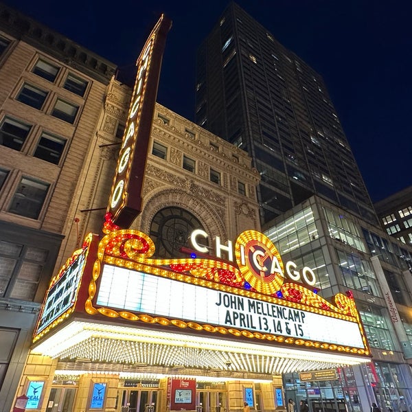 รูปภาพถ่ายที่ The Chicago Theatre โดย César P. เมื่อ 4/12/2023