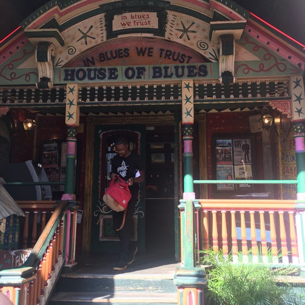 Photo taken at House of Blues Restaurant &amp; Bar by Leen D. on 9/9/2017