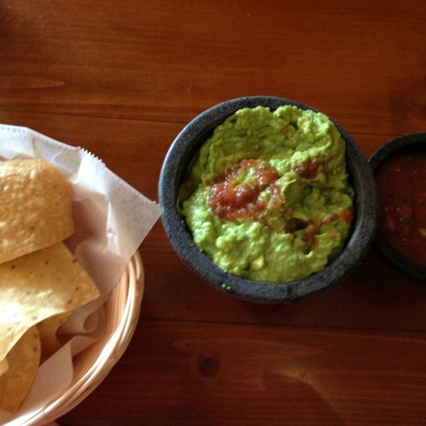 Foto tirada no(a) Sal&#39;s Mexican Restaurant - Fresno por Kimmy M. em 3/20/2013
