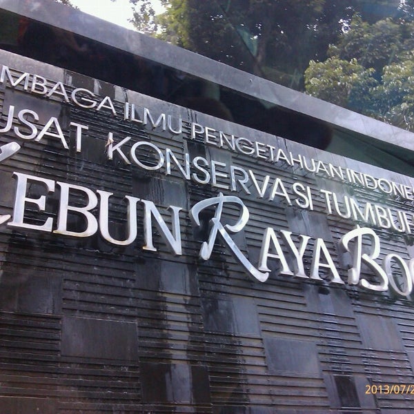 次 で の 写 真.Kebun Raya Bogor - 18348 人 の 訪 問 者 か ら 183 個 の Tip