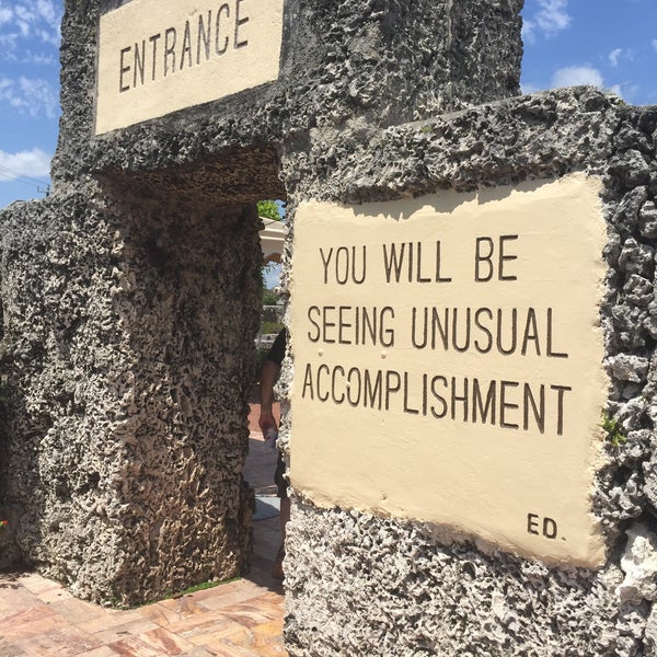 5/22/2016 tarihinde João B.ziyaretçi tarafından Coral Castle'de çekilen fotoğraf