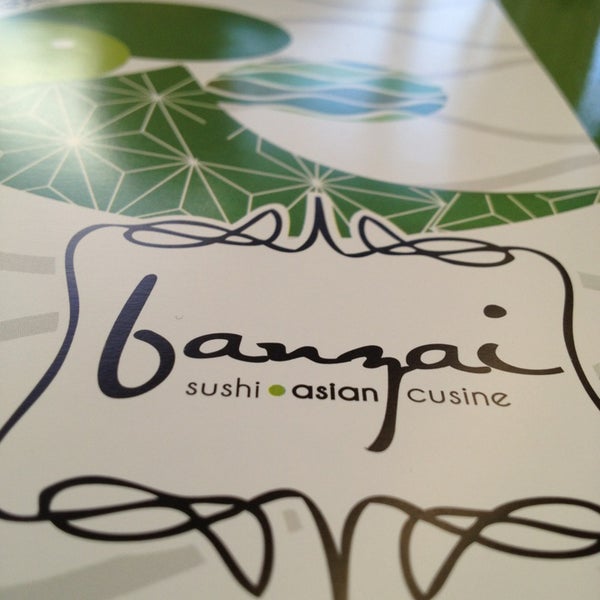 Foto tirada no(a) Banzai Sushi Asian Cuisine por Iván J. em 12/20/2012