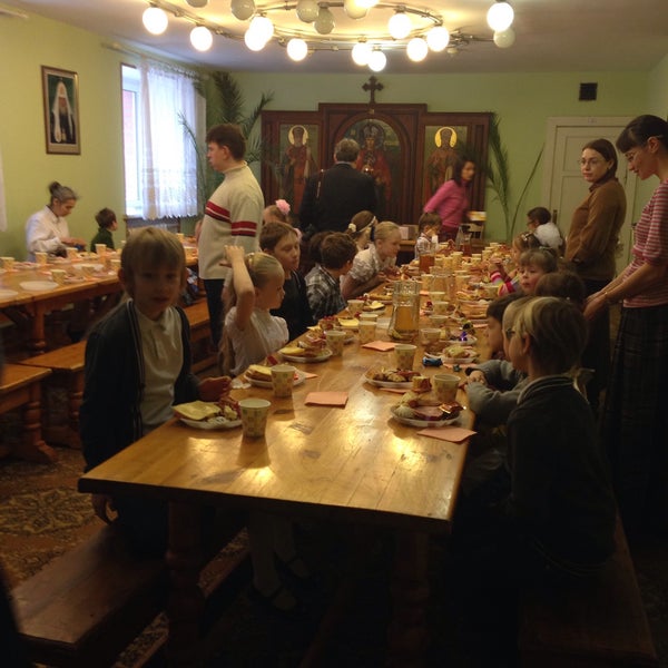 Трапезная в москве