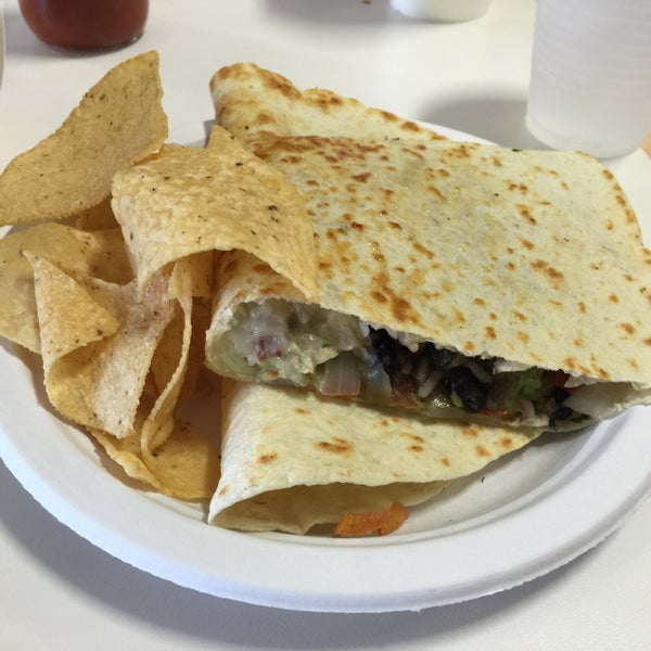 Foto tirada no(a) Burrito Bros. por John C. em 6/17/2015