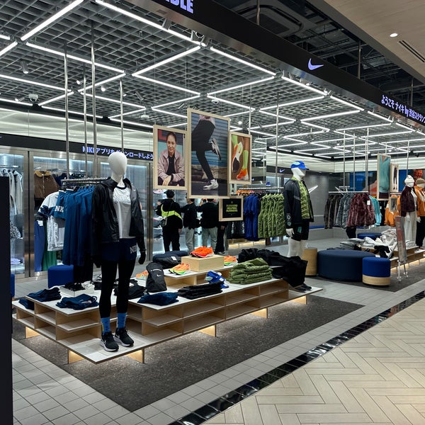 Nike store shibuya top