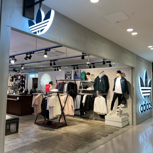 Adidas パフォーマンスセンター アクアシティお台場 お台場 東京 東京都 Adidas パフォーマンスセンター アクアシティお台場 お台場 東京 東京都
