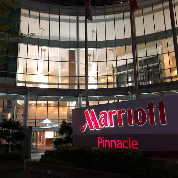 Foto scattata a Vancouver Marriott Pinnacle Downtown Hotel da Yoshihiro il 5/12/2018