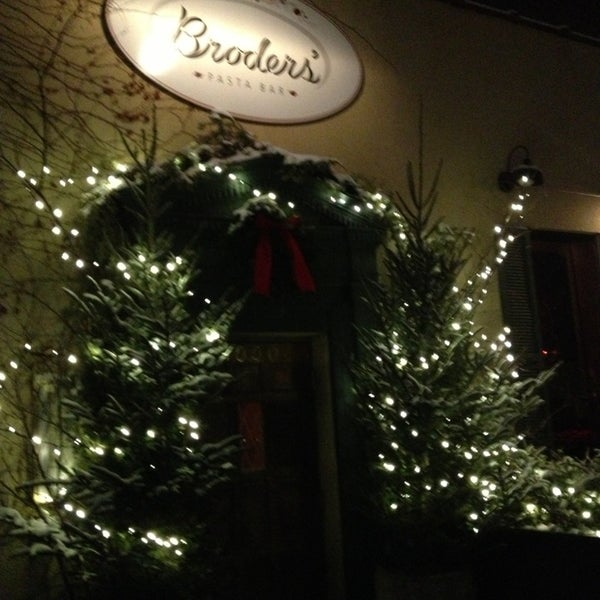 Das Foto wurde bei Broders&#39; Pasta Bar von Don P. am 12/28/2012 aufgenommen