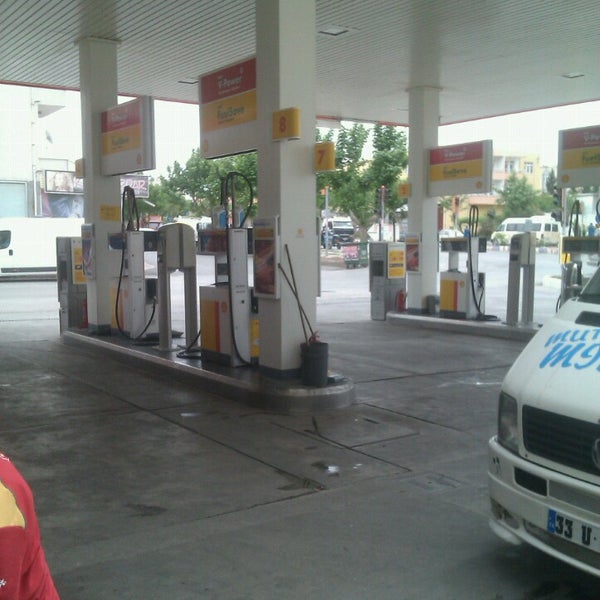 Photo taken at Shell by M.Ali 4. on 5/6/2014