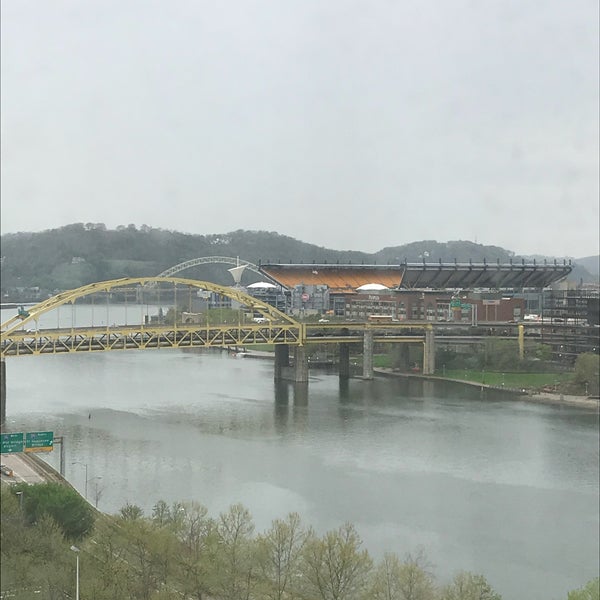 Das Foto wurde bei Renaissance Pittsburgh Hotel von D am 5/5/2018 aufgenommen