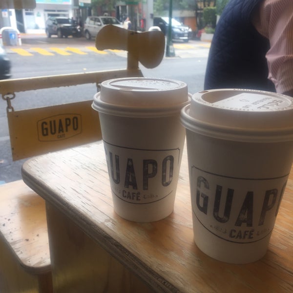 รูปภาพถ่ายที่ Guapo Café โดย Gina S. เมื่อ 6/27/2017