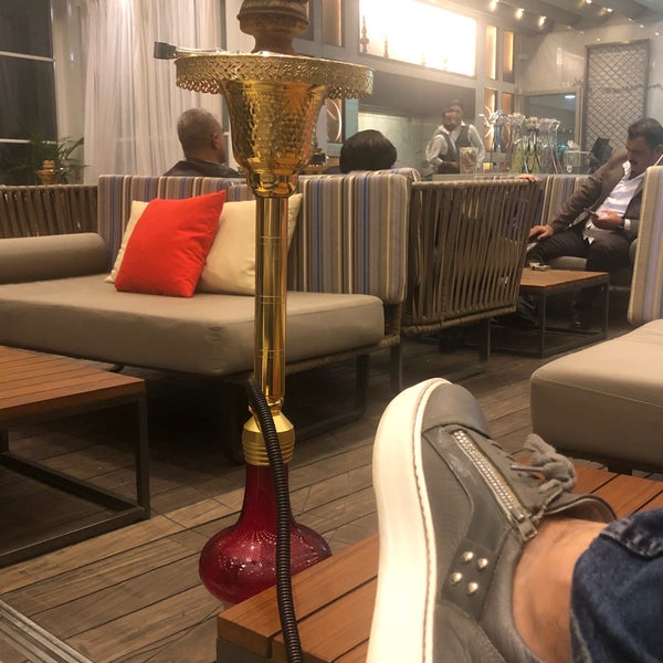 Foto tirada no(a) Kalyan Lounge - Hyatt Regency por Öᴢᴋᴀɴ ᴋᴀʀᴛᴀʟ  em 10/23/2019