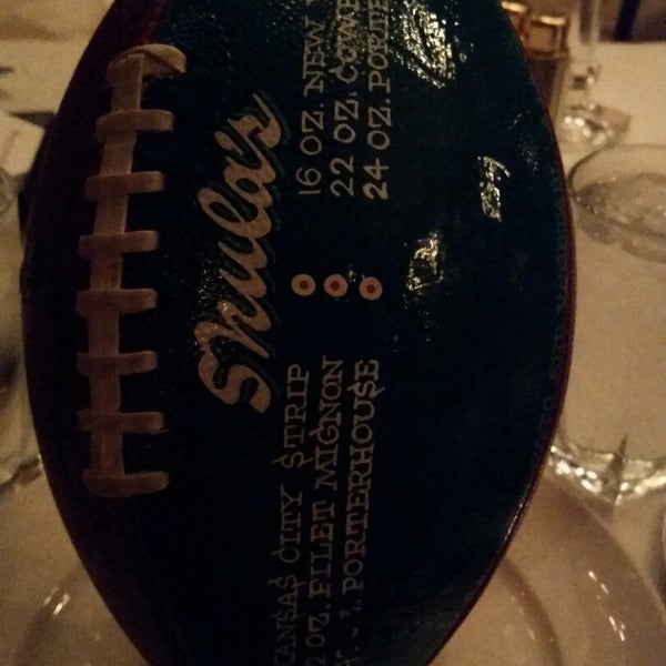 Foto scattata a Shula&#39;s Steakhouse at the Alexander™ da Jerald S. il 11/20/2014