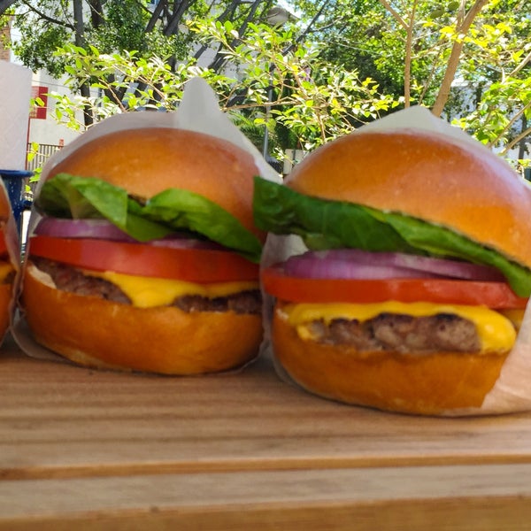 4/24/2015にCesar R.がAnkara Döner &amp; Burgerで撮った写真