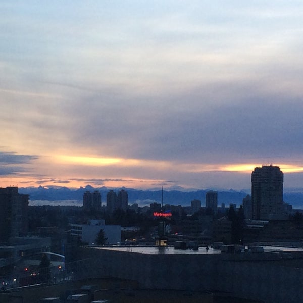 Foto scattata a Hilton Vancouver Metrotown da Chris M. il 2/5/2015