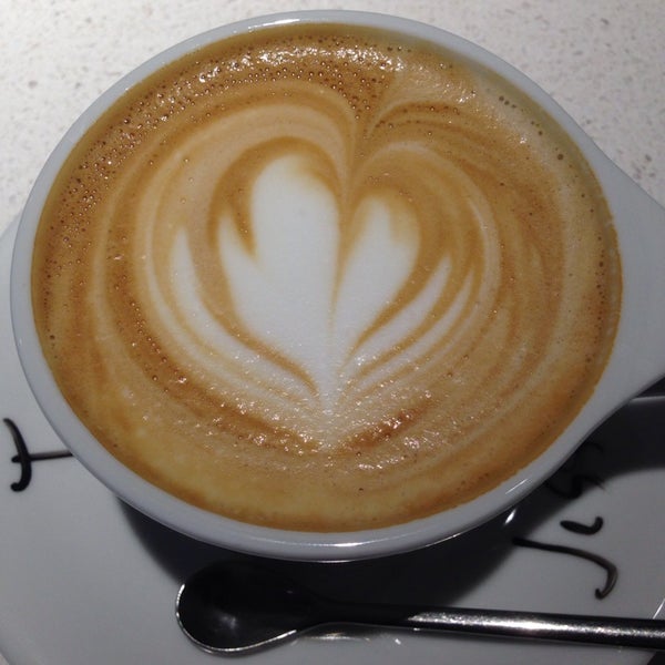 4/19/2014にJessica S.がGlassbox Coffee &amp; Juiceで撮った写真