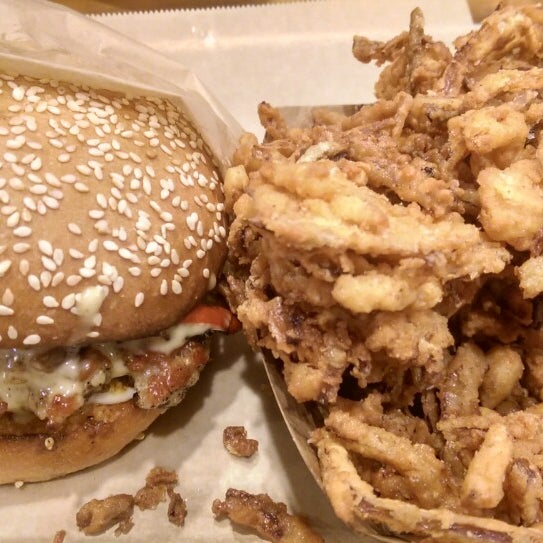 รูปภาพถ่ายที่ Big Chef Tom’s Belly Burgers โดย Richmark เมื่อ 1/4/2015