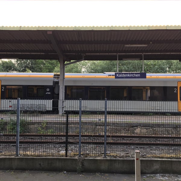 Photo taken at Bahnhof Kaldenkirchen by ｒｈａｐｉｔｈｙ 🐱👑 ｊ. on 7/9/2017