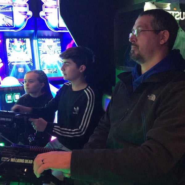 Photo taken at Dave &amp; Buster&#39;s by Jesika M. on 3/11/2018