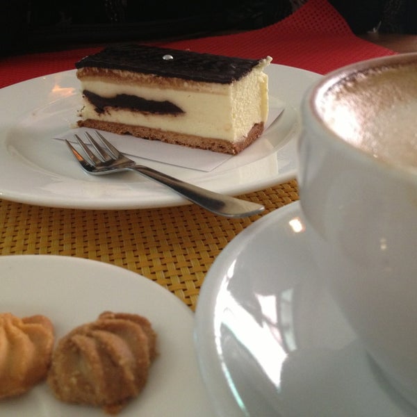 Hot Cappuccino - Butter Cookies & Black & White Chocolate Cake!