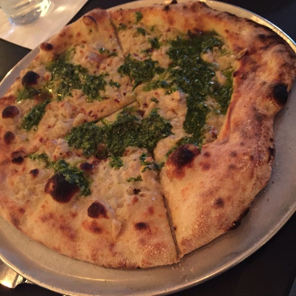 6/22/2016 tarihinde Trac N.ziyaretçi tarafından Pizzeria Sirenetta'de çekilen fotoğraf