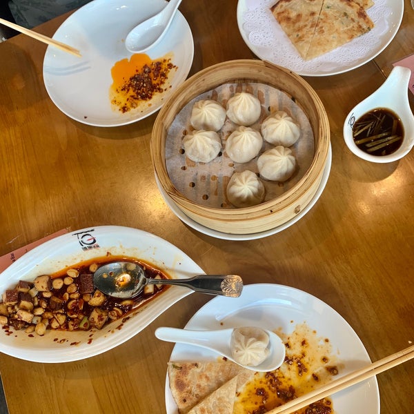 รูปภาพถ่ายที่ Lao Sze Chuan Restaurant - Downtown/Michigan Ave โดย Morgan M. เมื่อ 9/5/2021