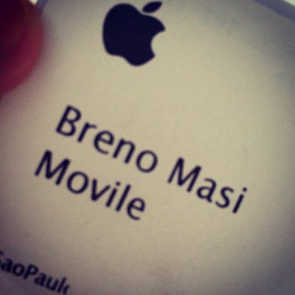 รูปภาพถ่ายที่ Apple Brasil โดย Breno M. เมื่อ 10/16/2013