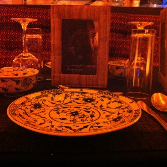 12/3/2012 tarihinde Fiona Tziyaretçi tarafından Champey Restaurant'de çekilen fotoğraf