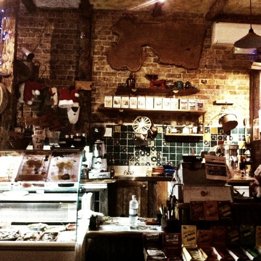 12/28/2012 tarihinde David H.ziyaretçi tarafından My Village Cafe'de çekilen fotoğraf