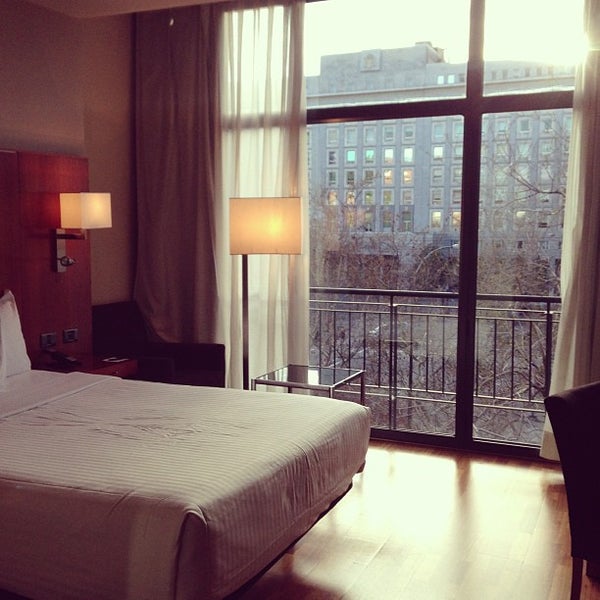 4/7/2013 tarihinde Núria C.ziyaretçi tarafından AC Hotel by Marriott Aitana'de çekilen fotoğraf