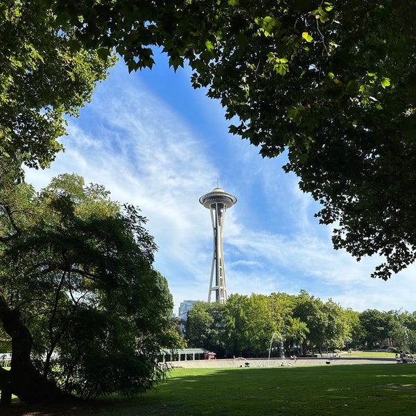 Foto diambil di Seattle Center oleh Craig L. pada 8/17/2023