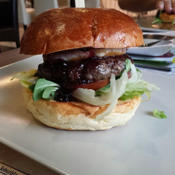 รูปภาพถ่ายที่ Burger House โดย Kucul เมื่อ 9/20/2014
