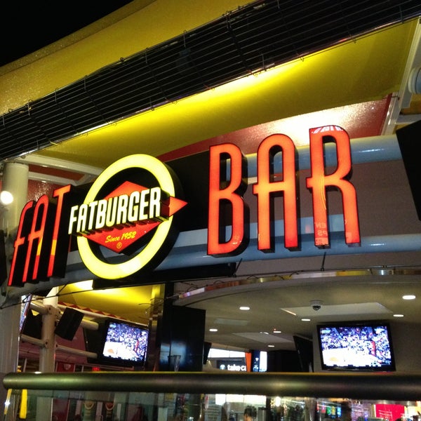 Photo taken at Fat Bar Las Vegas by Erick M. on 4/11/2013