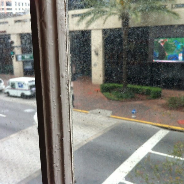 รูปภาพถ่ายที่ CoLab Orlando โดย joe t. เมื่อ 3/14/2013