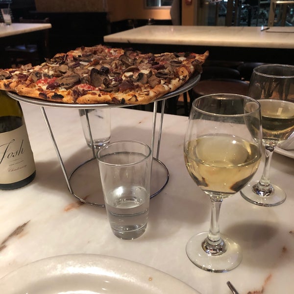 Photo taken at Harry&#39;s Italian Pizza Bar by Berit E. on 5/22/2021