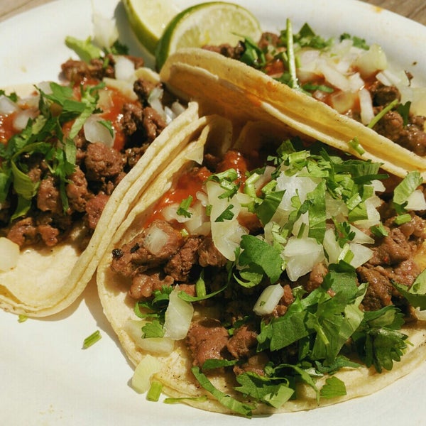 Das Foto wurde bei Los Agaves Mexican Street Food von Samson am 5/29/2015 aufgenommen