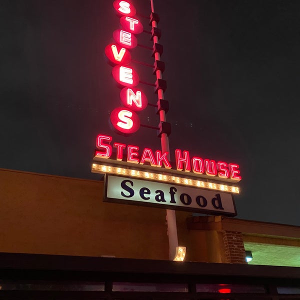 Photo taken at Steven&#39;s Steak &amp; Seafood House by jiro on 12/8/2019