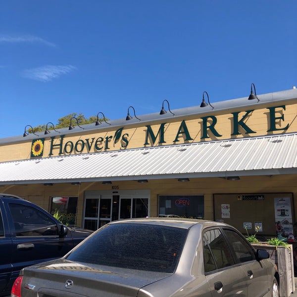 Das Foto wurde bei Hoover&#39;s Market von barbee am 3/2/2018 aufgenommen