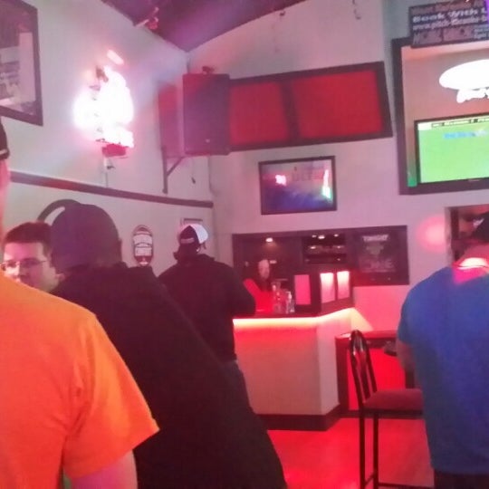 4/24/2014 tarihinde Joe A.ziyaretçi tarafından Pitch Karaoke Bar'de çekilen fotoğraf