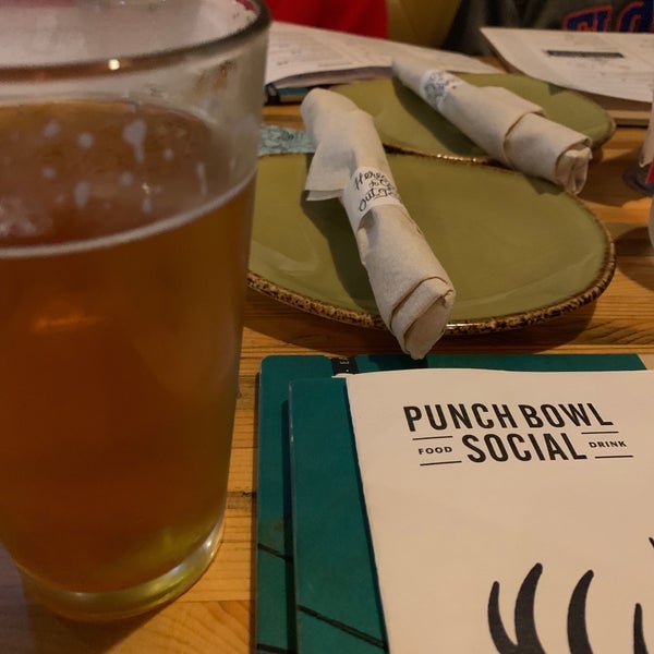 รูปภาพถ่ายที่ Punch Bowl Social โดย Pat M. เมื่อ 12/23/2019