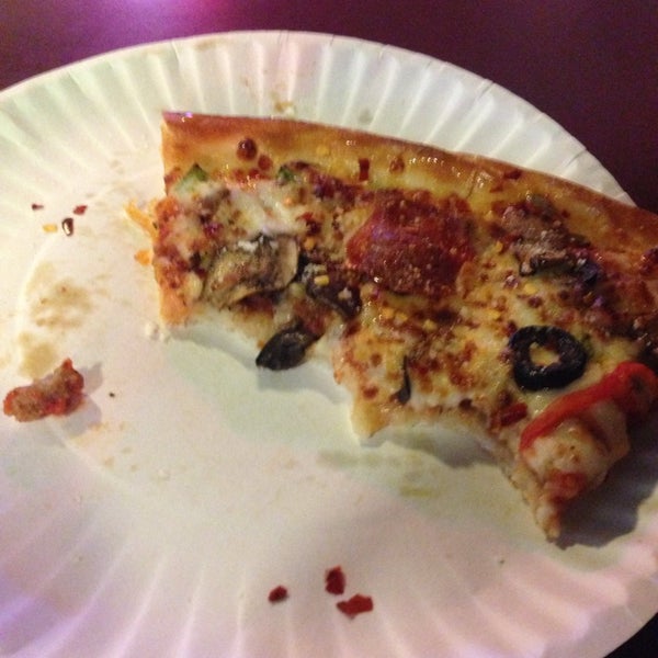 Photo taken at Joe&#39;s Pizza Buy the Slice by Robert P. on 6/22/2014