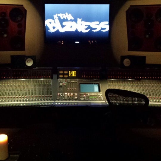 Photo taken at Patchwerk Recording Studios by Brett R. on 10/10/2014