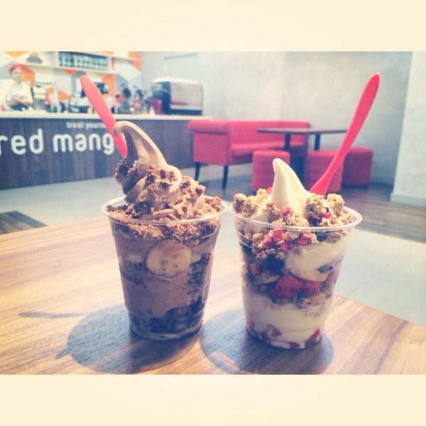 Photo taken at Red Mango by Anna G. on 8/7/2014