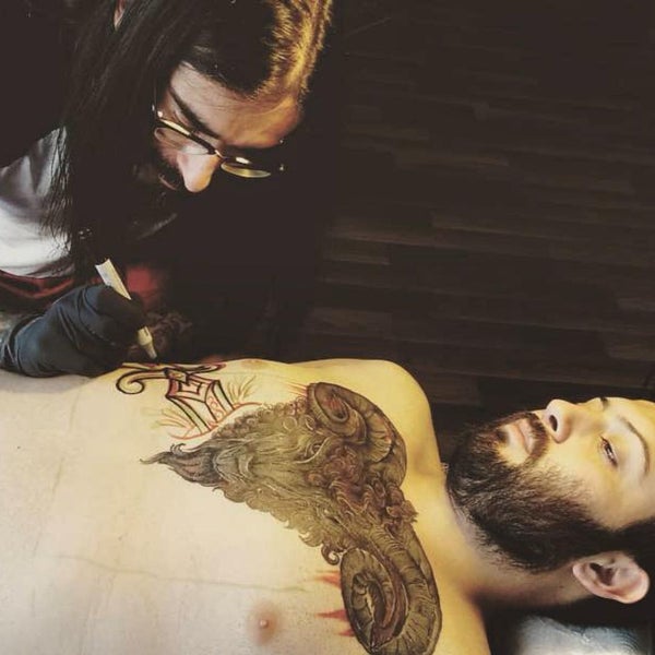 Das Foto wurde bei Brainers Ink- Tattoo, Piercing, Permanent Makeup, Art &amp; Craft von Danny Garcia Tattooer H. am 9/20/2015 aufgenommen